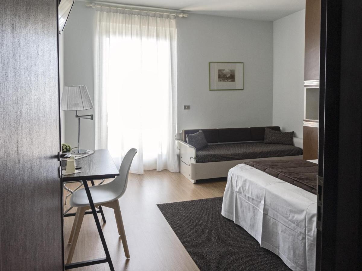 Hotel Funivia Laveno-Mombello Ngoại thất bức ảnh