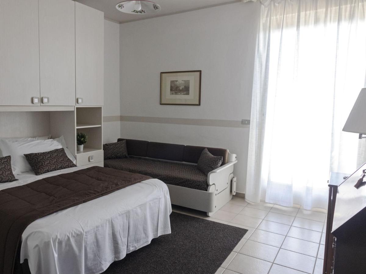Hotel Funivia Laveno-Mombello Ngoại thất bức ảnh